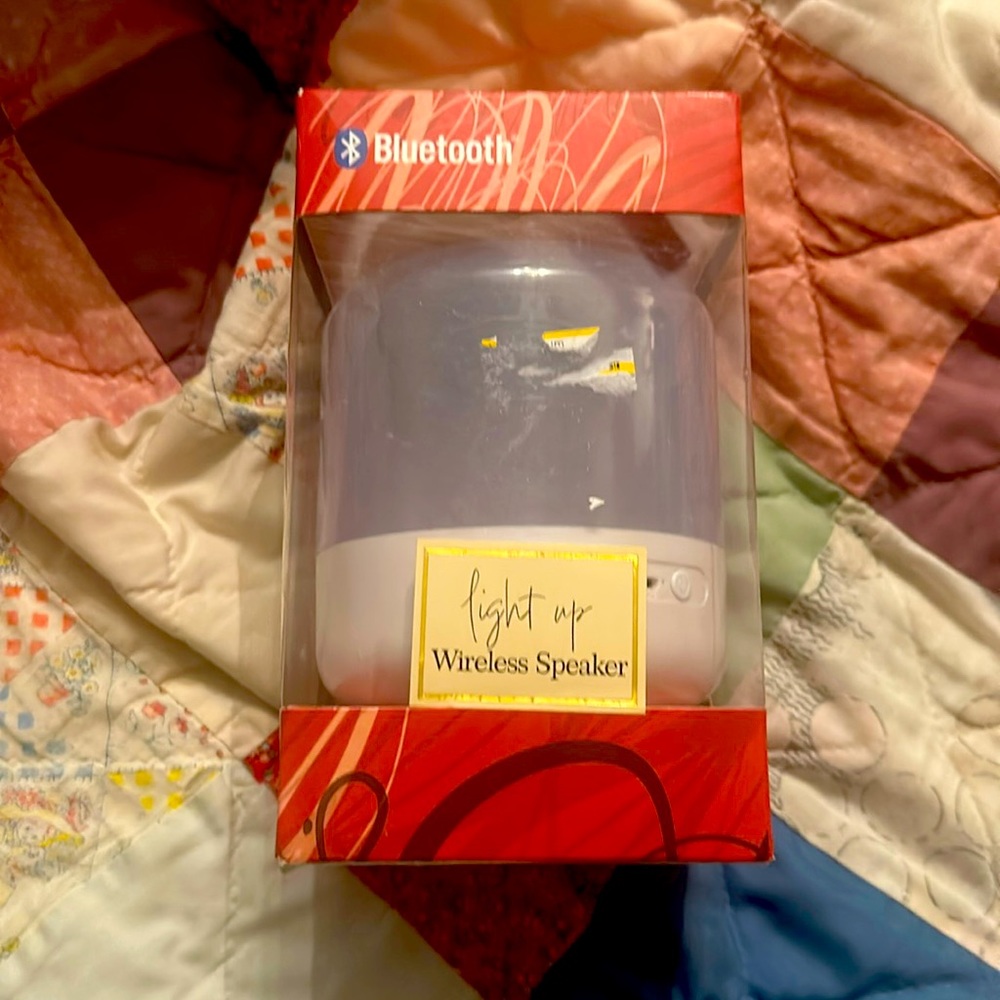 Light up wireless speaker